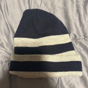 Striped toque/winter hat